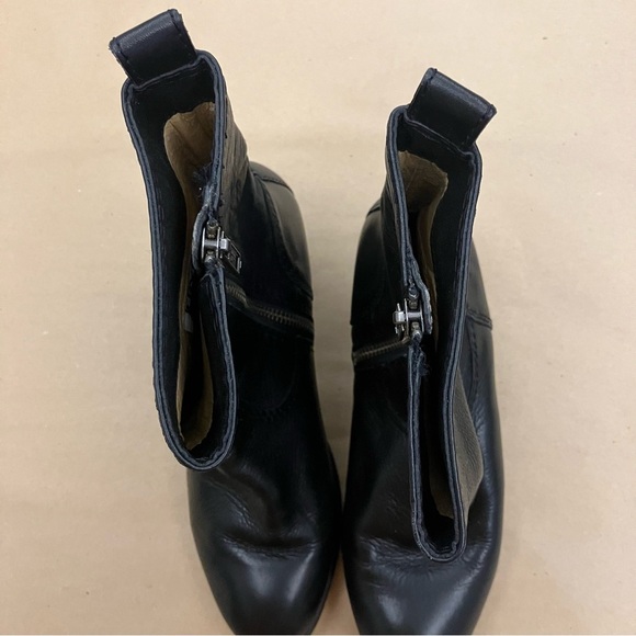 Frye Ankle Boots Womens 8 Black Leather Block Heel Side Zip Classic Western - Picture 5 of 8